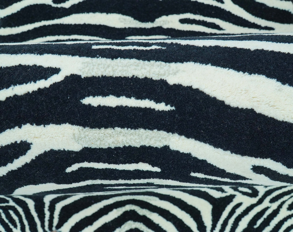 Hand Tufted Animal Zebra Black 3x5 Wool Area Rug.