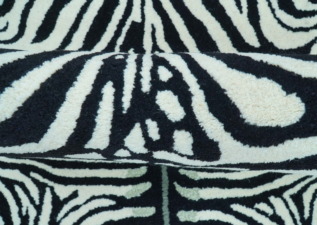 Hand Tufted Animal Zebra White And Black 3x5 Wool Area Rug.