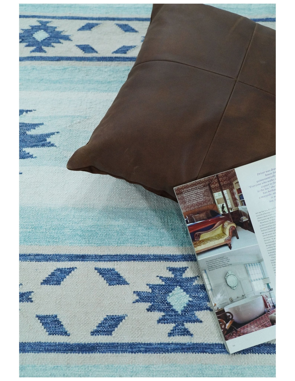 Handmade Modern Style Blue Wool Blend Dhurrie Rug.