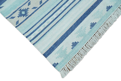 Handmade Modern Style Blue Wool Blend Dhurrie Rug.
