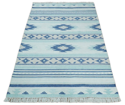 Handmade Modern Style Blue Wool Blend Dhurrie Rug.