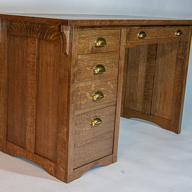 Cup Drawer Pulls "Amalfi" in Antique Brass.