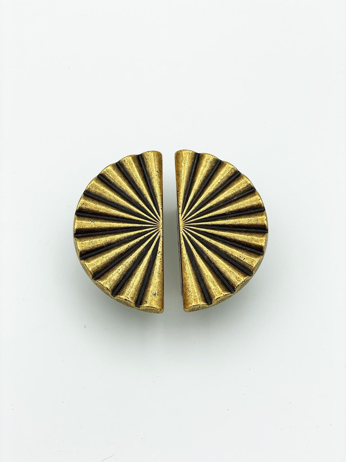 Reeded Antique Brass "Half-Daisy" Round Cabinet Knob.