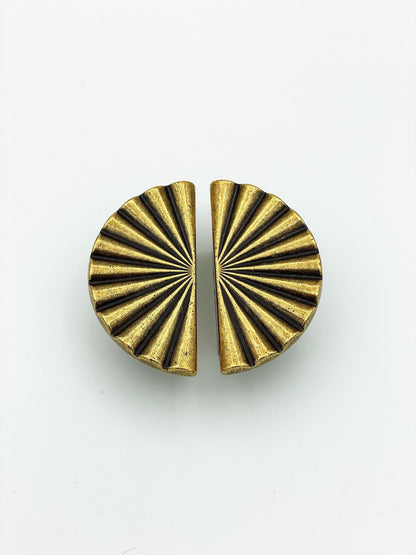 Reeded Antique Brass "Half-Daisy" Round Cabinet Knob.