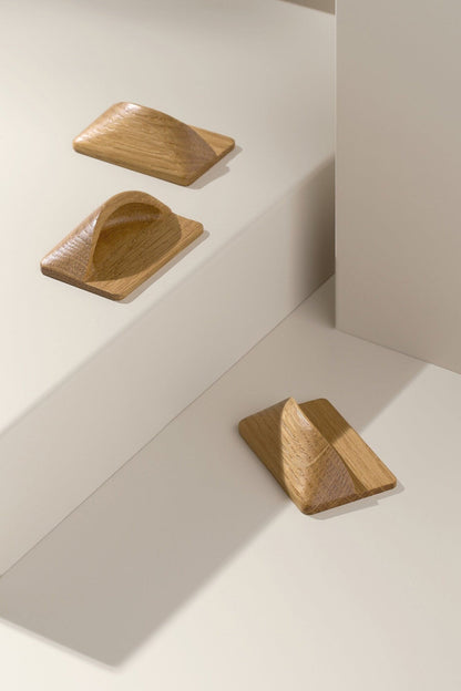Oak Wood Cup "Taurus" Lacquered Drawer Pulls