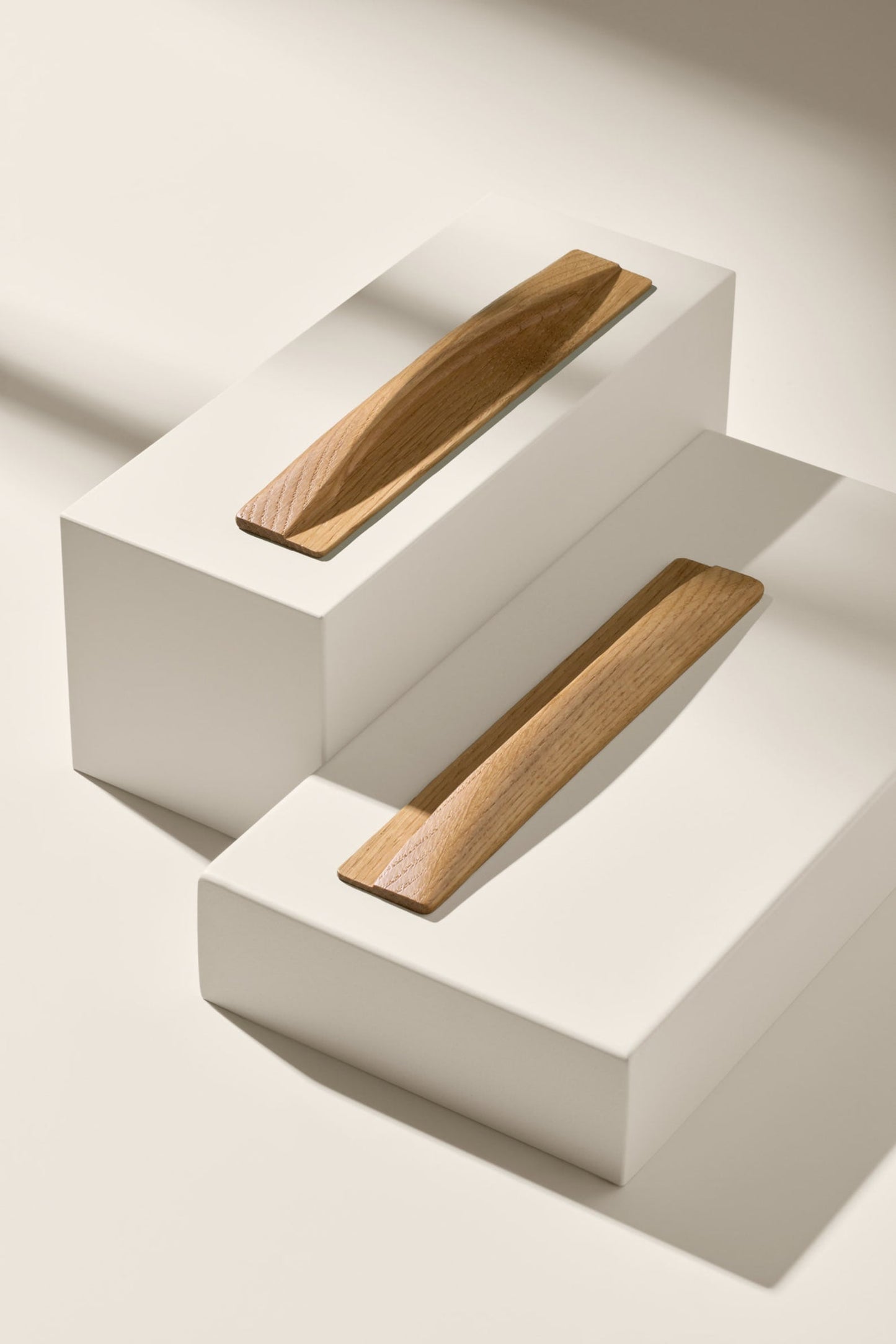 Oak Wood Cup "Taurus" Lacquered Drawer Pulls