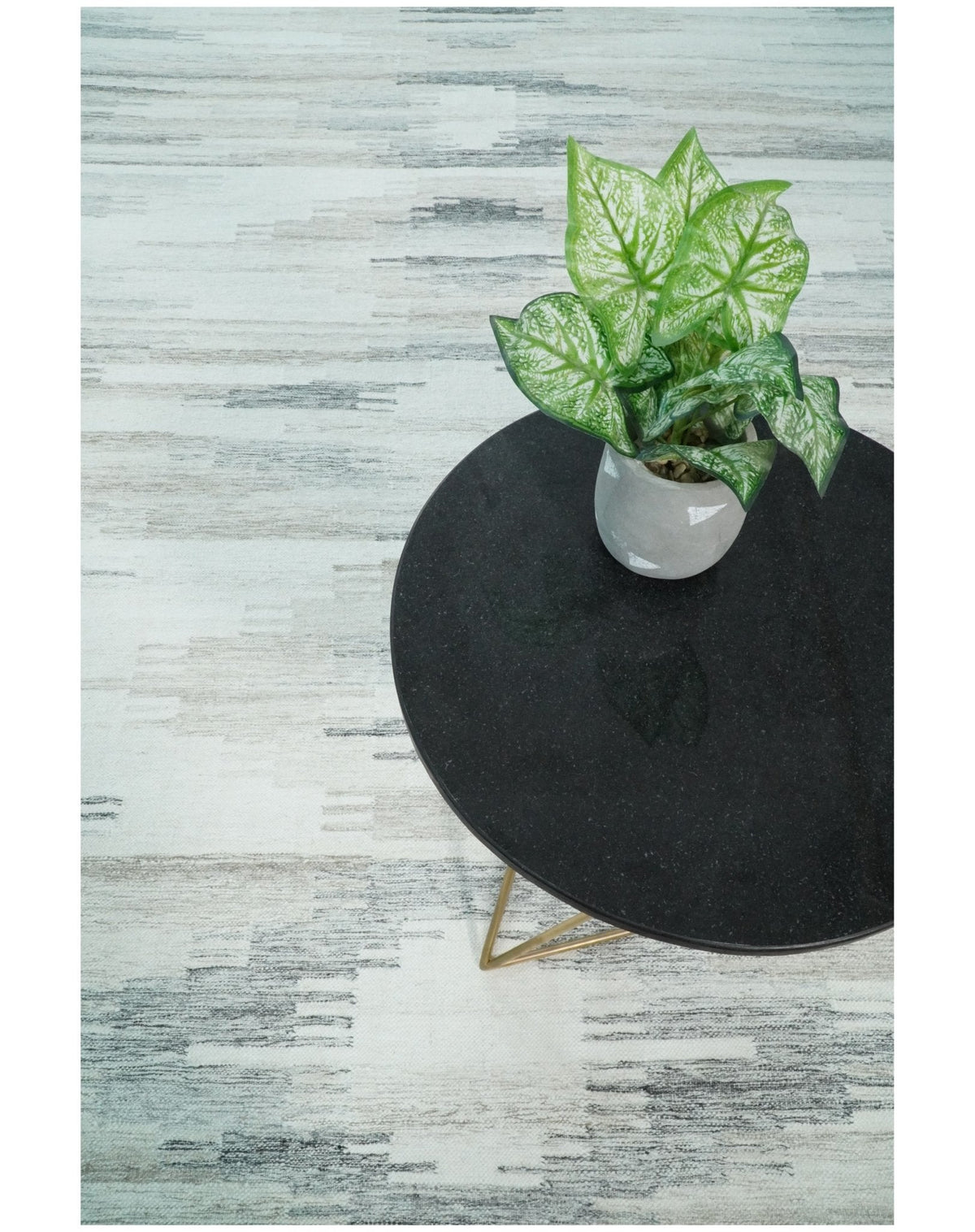 Ivory and Silver fine Wool and Viscose Kilim Rug.