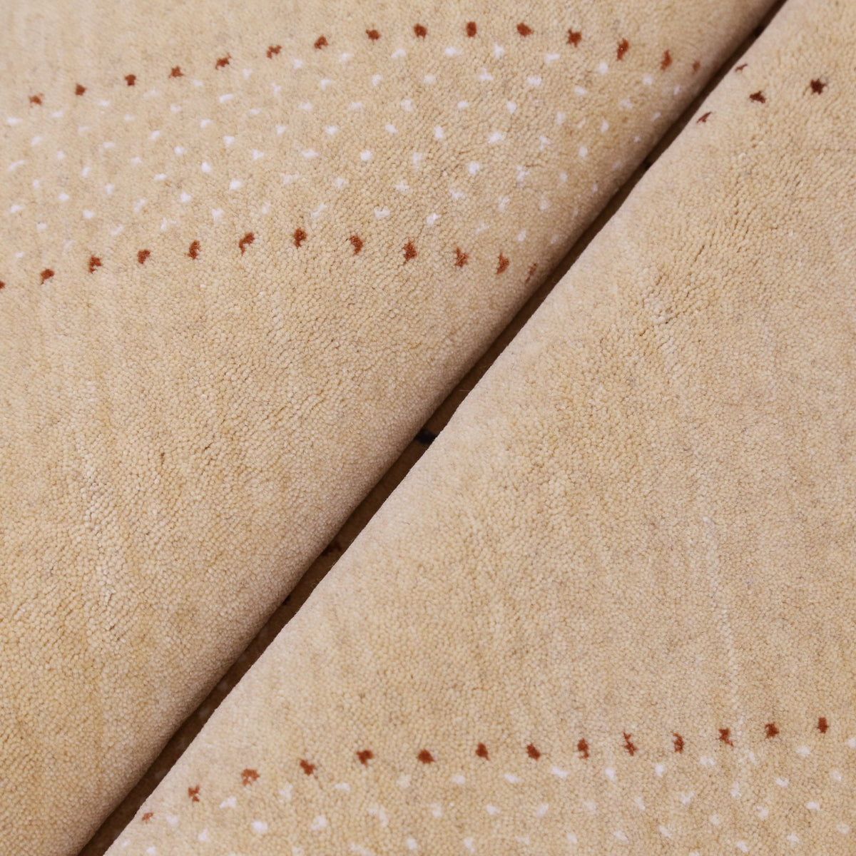 Ivory Contemporary Design Hand Loomed Wool Area Rug.