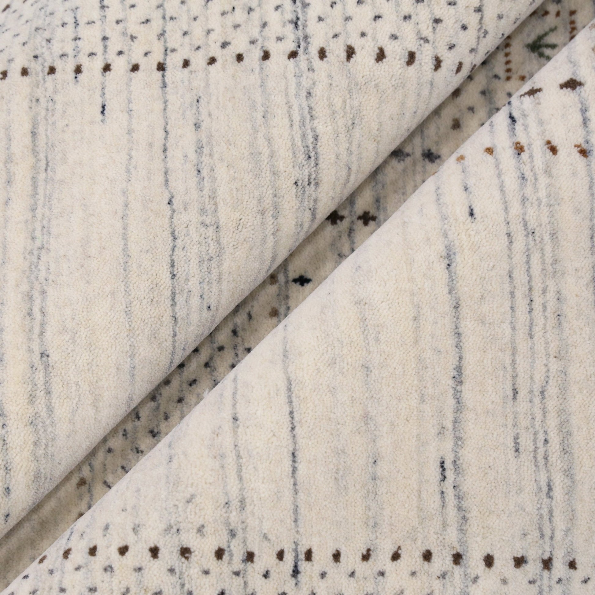 Ivory Gabbeh Design Hand Loomed Wool Area Rug.