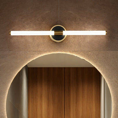 Lacto Wall Lamp