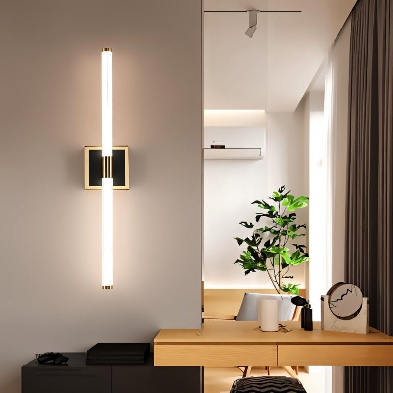 Lacto Wall Lamp