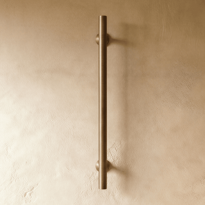 Liam Knob And Pull Bar.