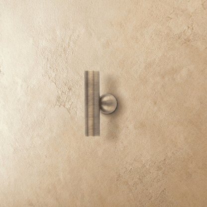 Liam Knob And Pull Bar.