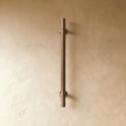Liam Knob And Pull Bar.