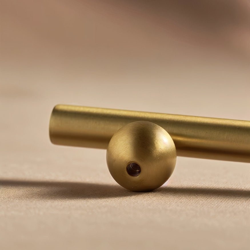 Liam Knob And Pull Bar.