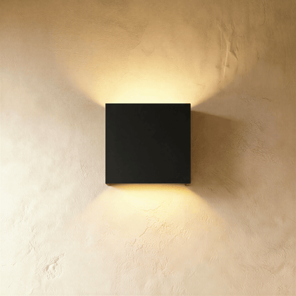 Lior Wall Lamp.