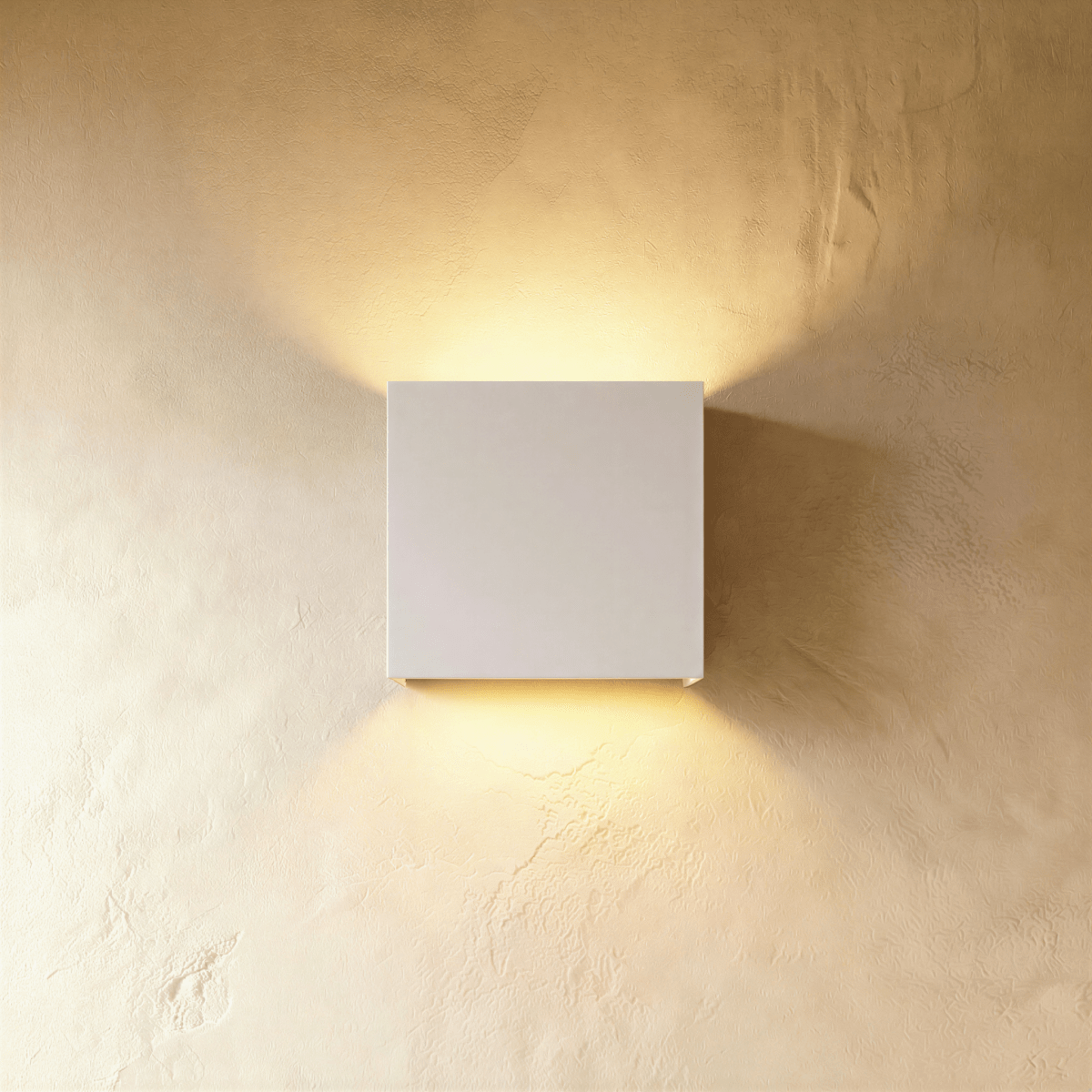 Lior Wall Lamp.