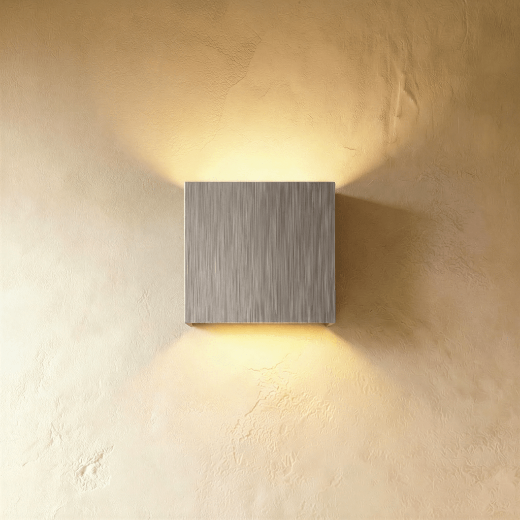 Lior Wall Lamp.