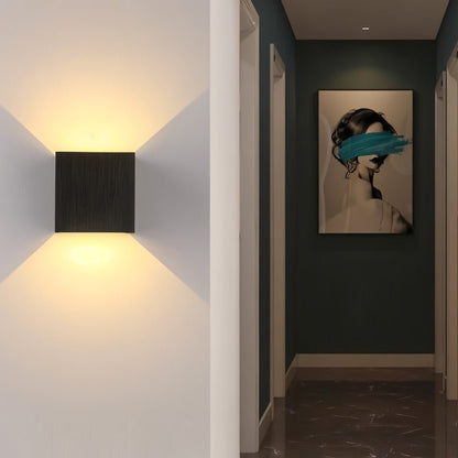 Lior Wall Lamp.