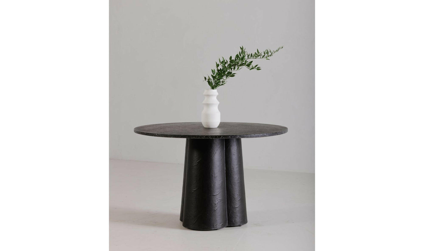 Moe's MONO DINING TABLE BLACK