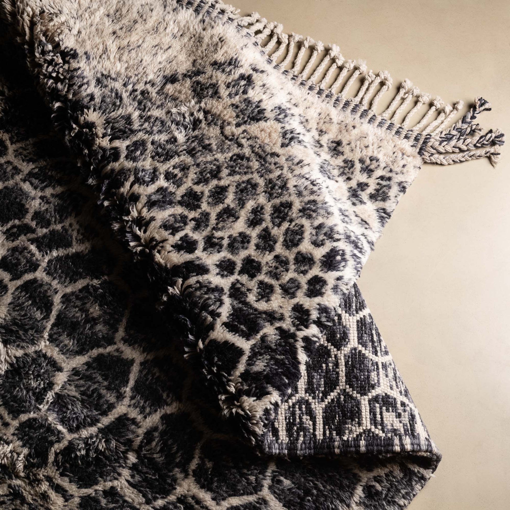 Benisouk mrirt rug Black Mamba - Luxury Shag Moroccan Rug Black Mamba - Luxury Shag Moroccan Rug