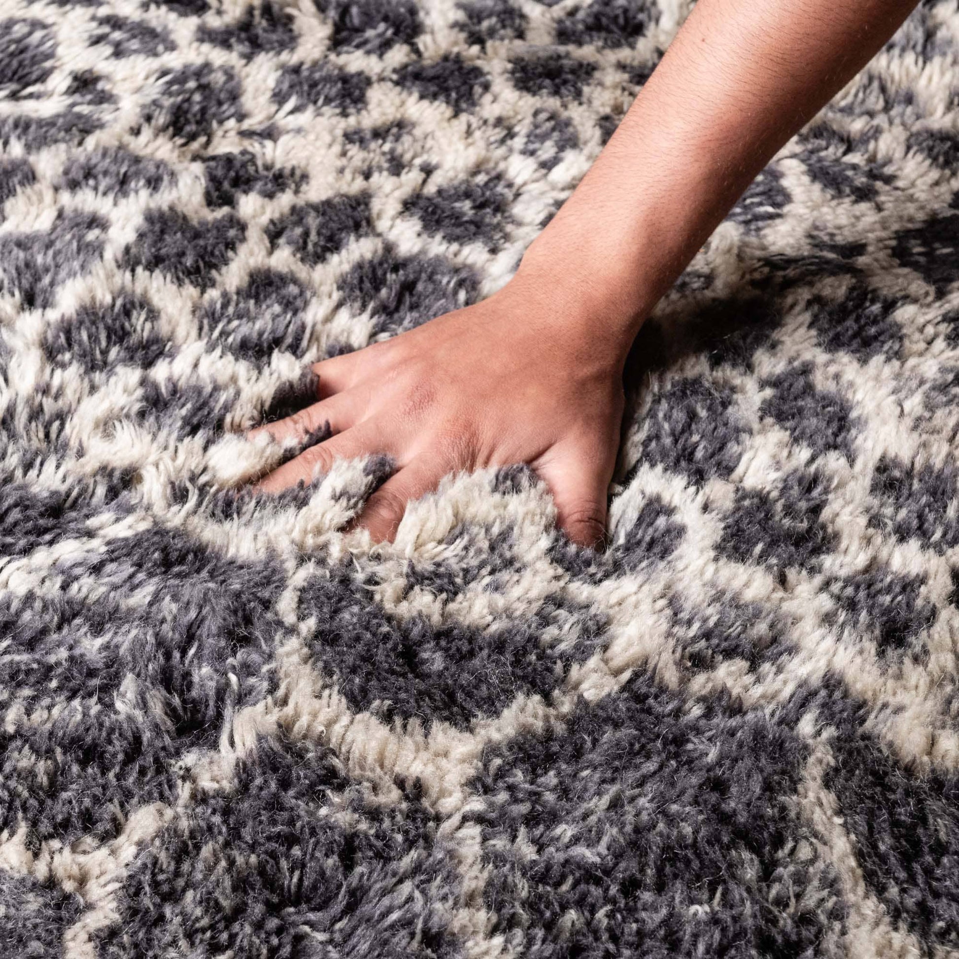 Benisouk mrirt rug Black Mamba - Luxury Shag Moroccan Rug Black Mamba - Luxury Shag Moroccan Rug