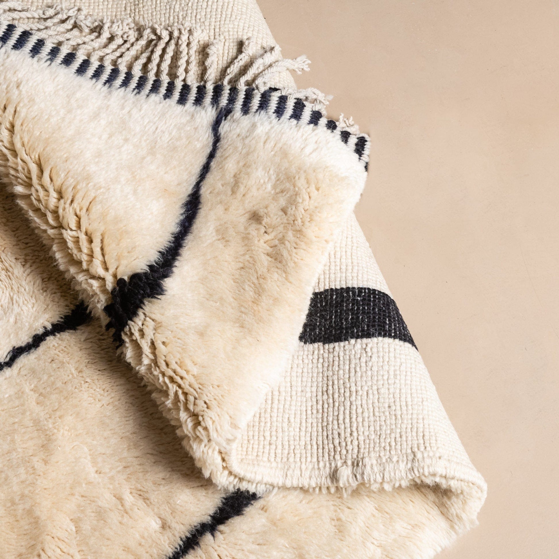 Benisouk mrirt rug Elegant Rhythm - Luxury Shag Moroccan Rug Elegant Rhythm - Luxury Shag Moroccan Rug