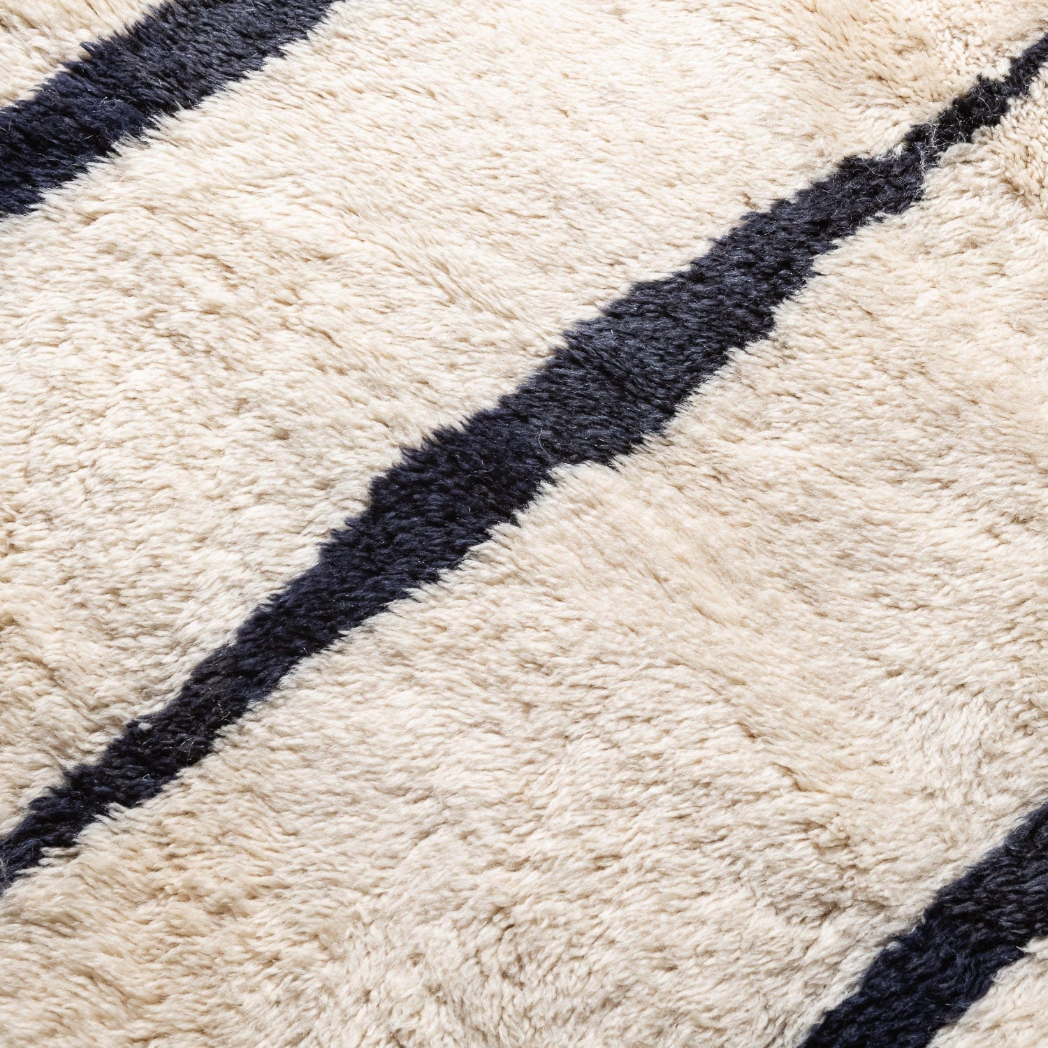 Benisouk mrirt rug Elegant Rhythm - Luxury Shag Moroccan Rug Elegant Rhythm - Luxury Shag Moroccan Rug