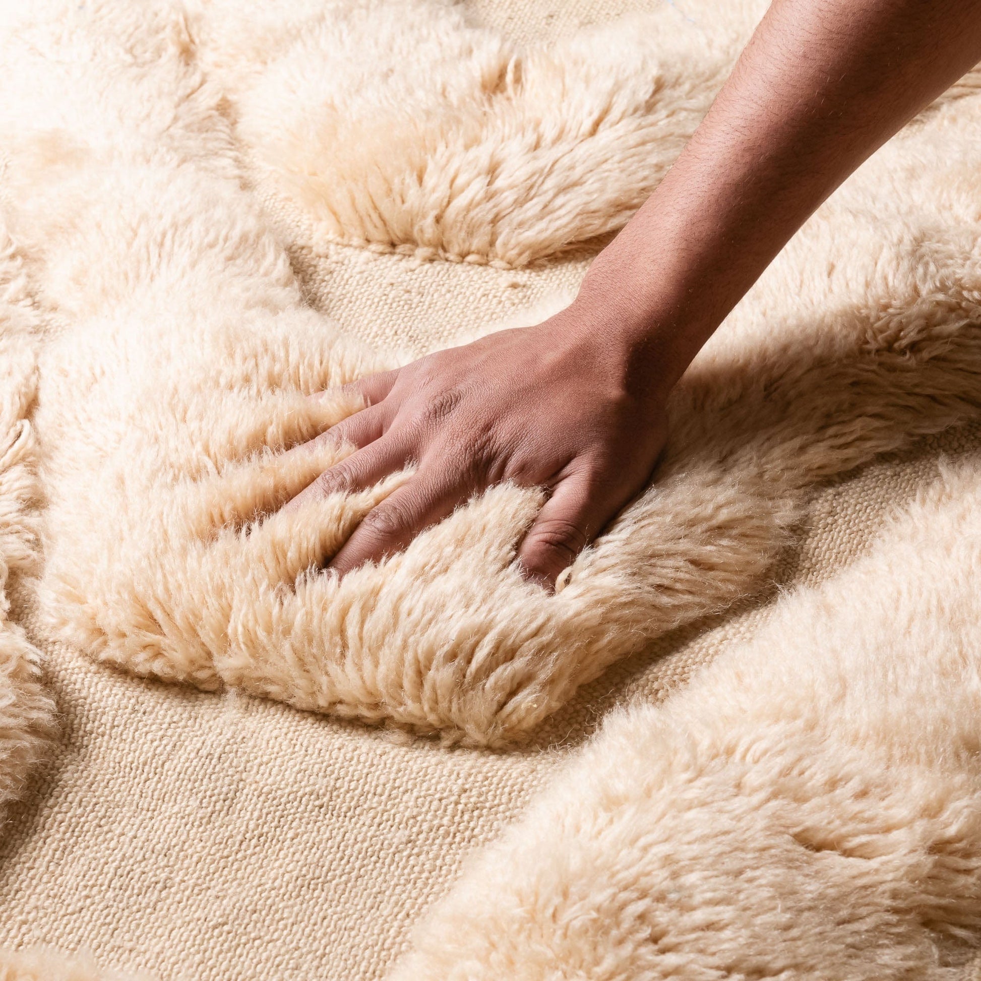 Benisouk mrirt rug Leading Lines - Luxury Shag Moroccan Rug 7.9x9.8 ft | 240x300 cm Leading Lines - Luxury Shag Moroccan Rug 7.9x9.8 ft | 240x300 cm