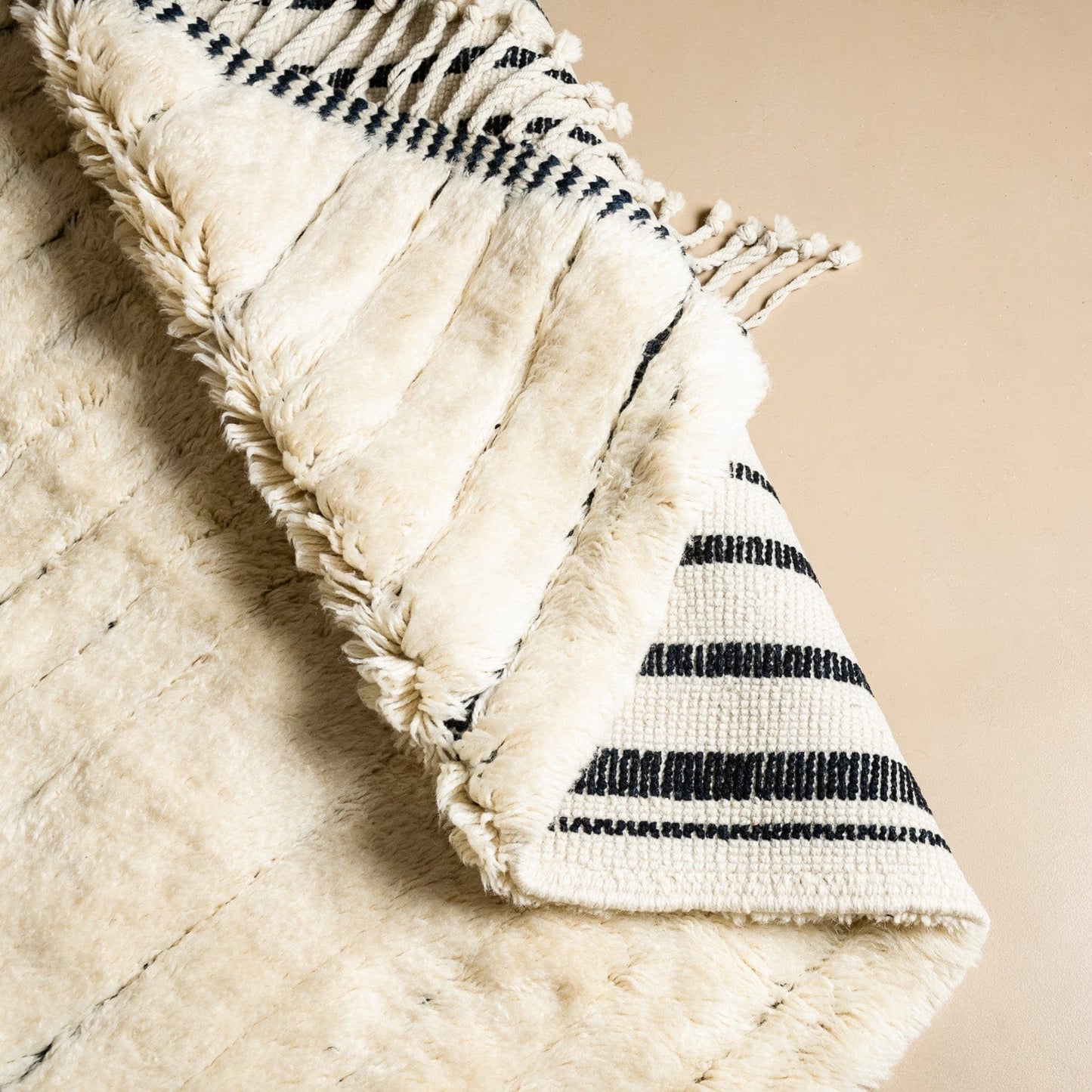 Benisouk mrirt rug Melodic Monochrome - Luxury Shag Moroccan Rug Melodic Monochrome - Luxury Shag Moroccan Rug