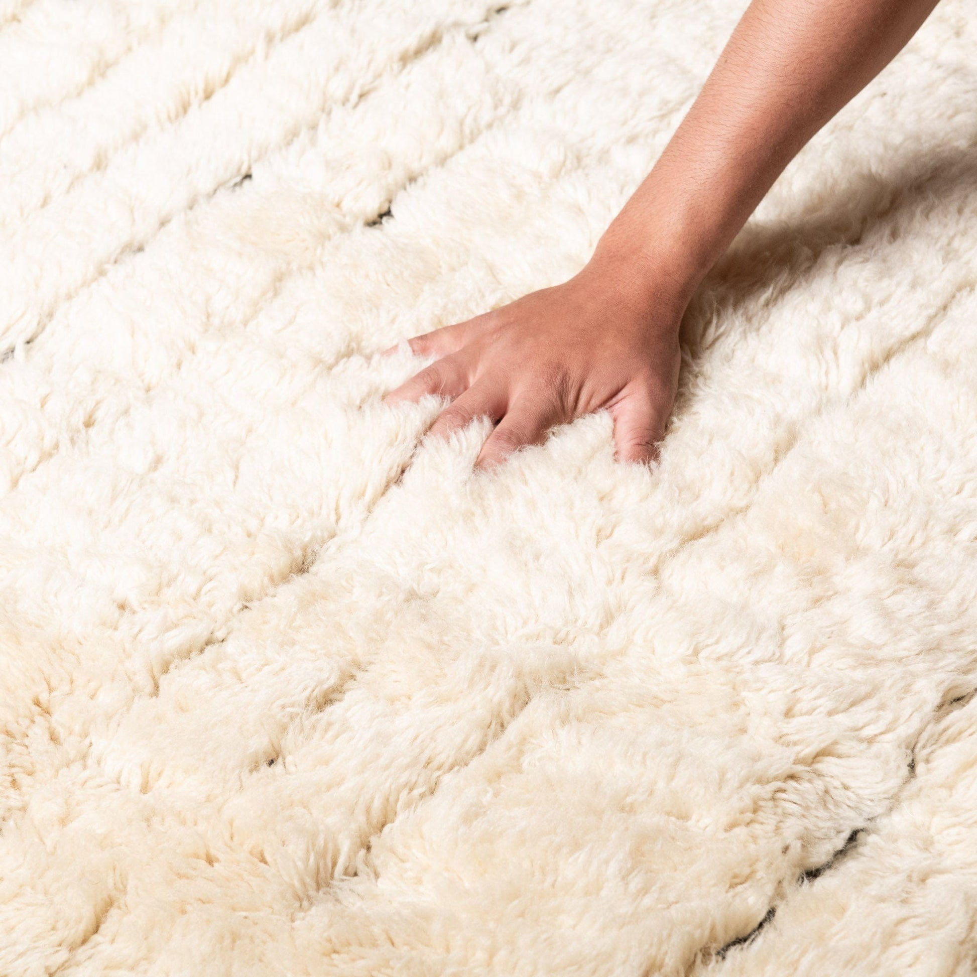 Benisouk mrirt rug Melodic Monochrome - Luxury Shag Moroccan Rug Melodic Monochrome - Luxury Shag Moroccan Rug