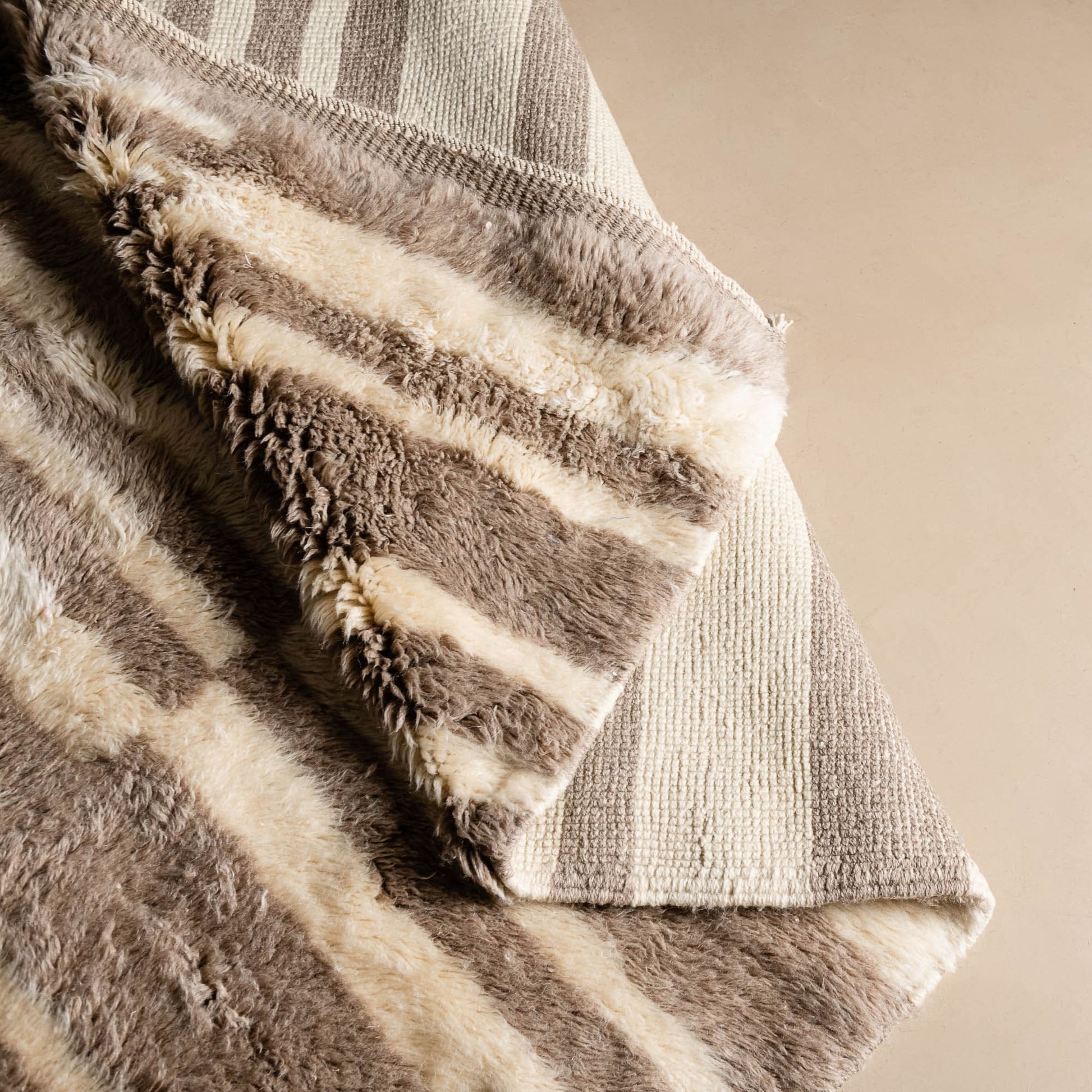 Benisouk mrirt rug Shimmering Sands - Luxury Shag Moroccan Rug Shimmering Sands - Luxury Shag Moroccan Rug
