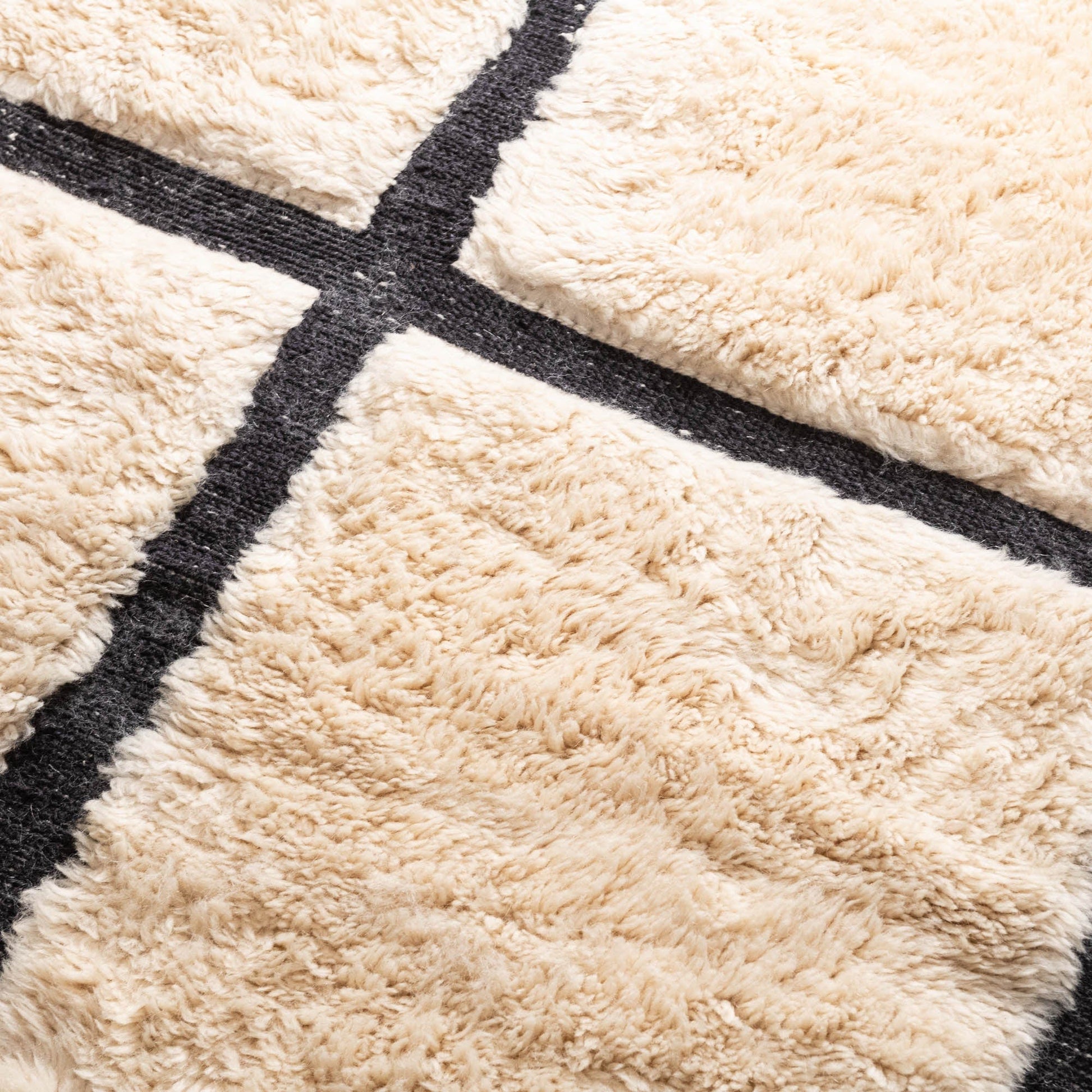 Benisouk mrirt rug Unbalanced Ratio - Luxury Shag Moroccan Rug Unbalanced Ratio - Luxury Shag Moroccan Rug