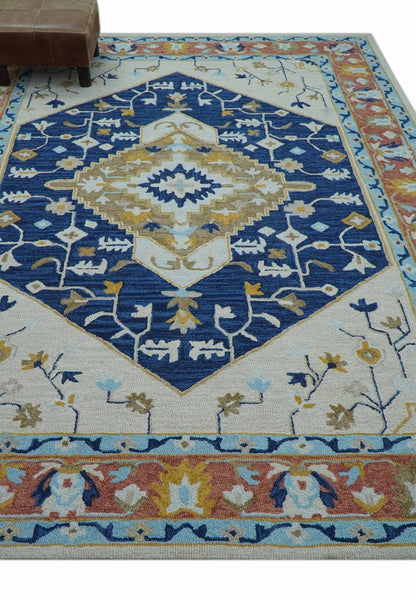 Ollie Traditional Blue And Ivory Hand Tufted Wool Rug.