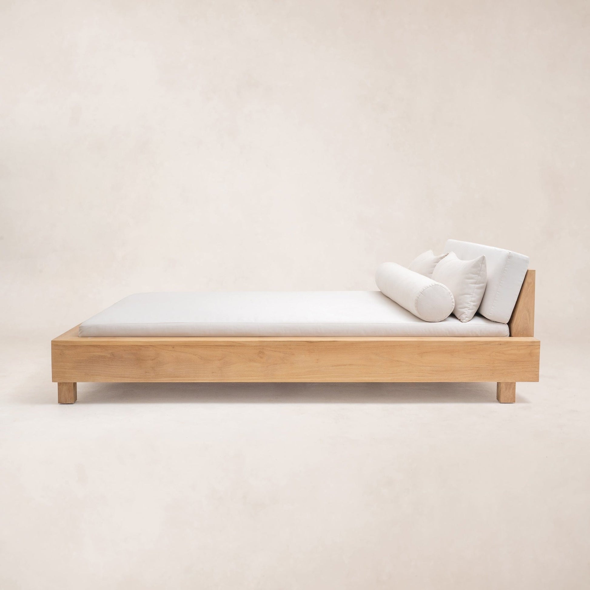 House of Leon Outdoor Beds Ojai Outdoor Daybed - Full Ojai Outdoor Daybed - Full
