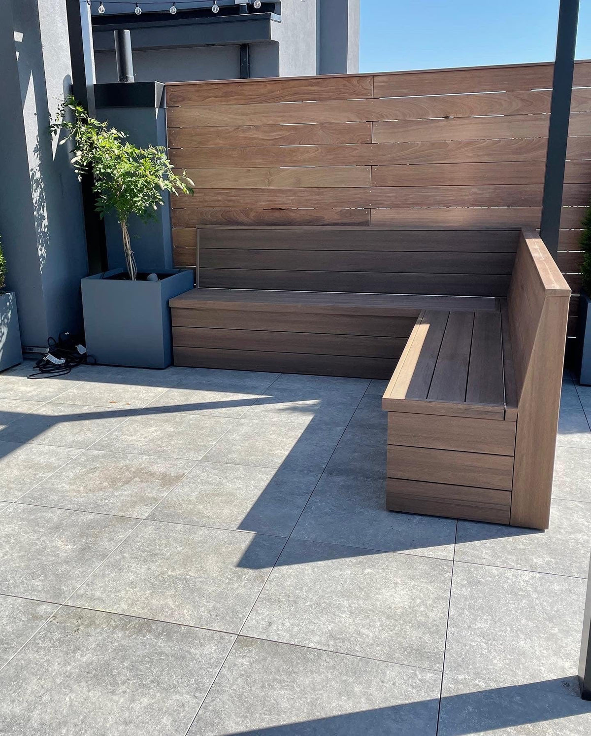 Corner Seating With Planters