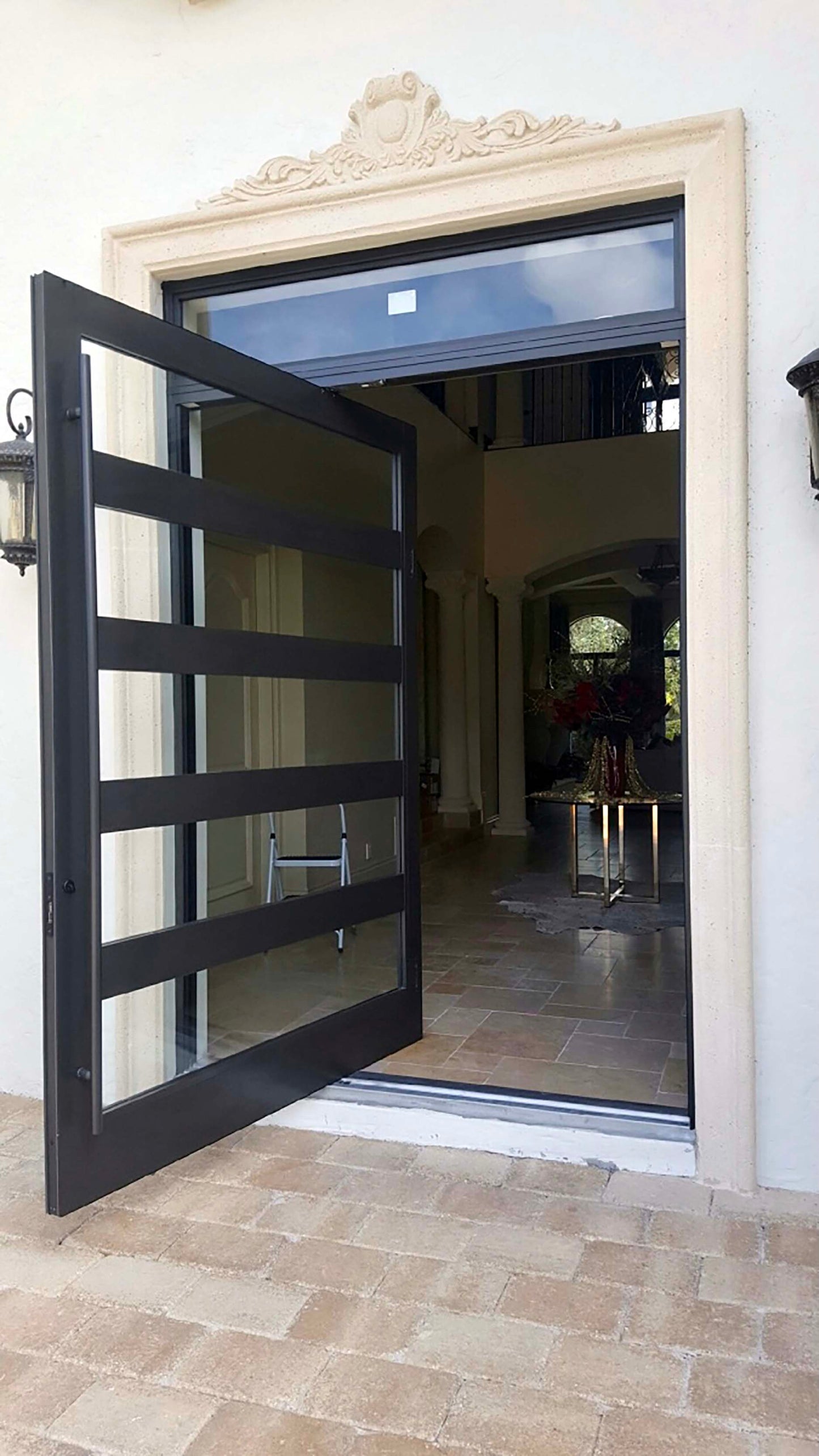 Aria Pivot Door