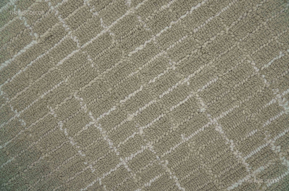 Quick Ship 8x10, 9x12 Beige Contemporary Hand Tufted Wool Rug.