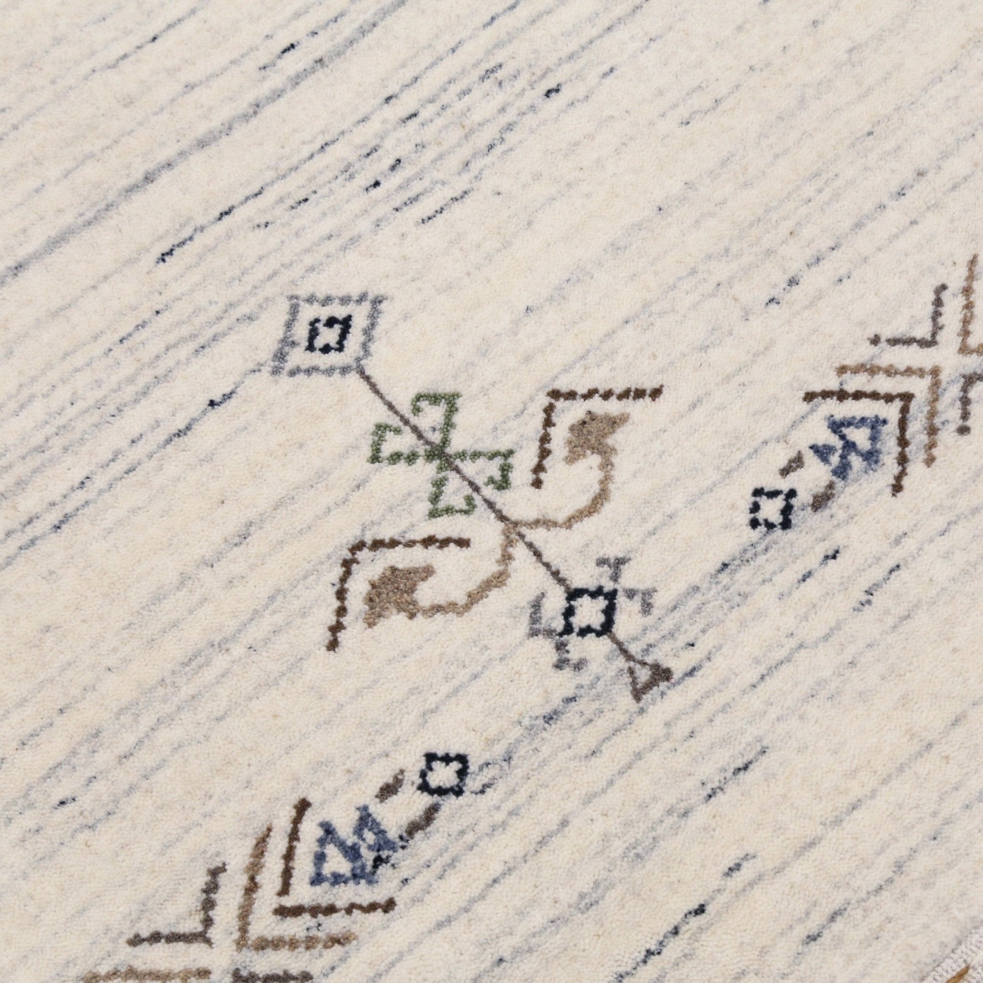 Beige Tribal Center Medallion Hand Loomed Wool Rug.
