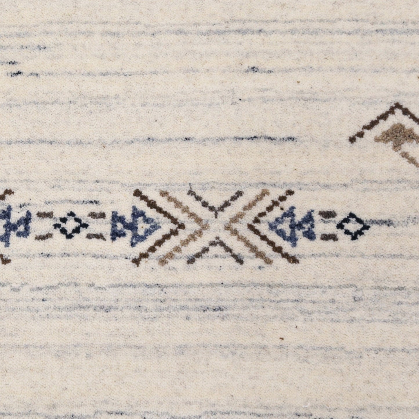 Beige Tribal Center Medallion Hand Loomed Wool Rug.