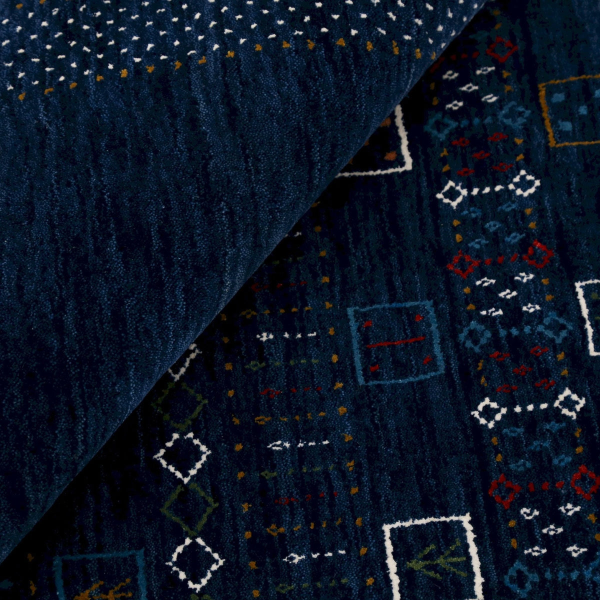 Blue Center Pattern Hand Loomed Wool Area Rug.