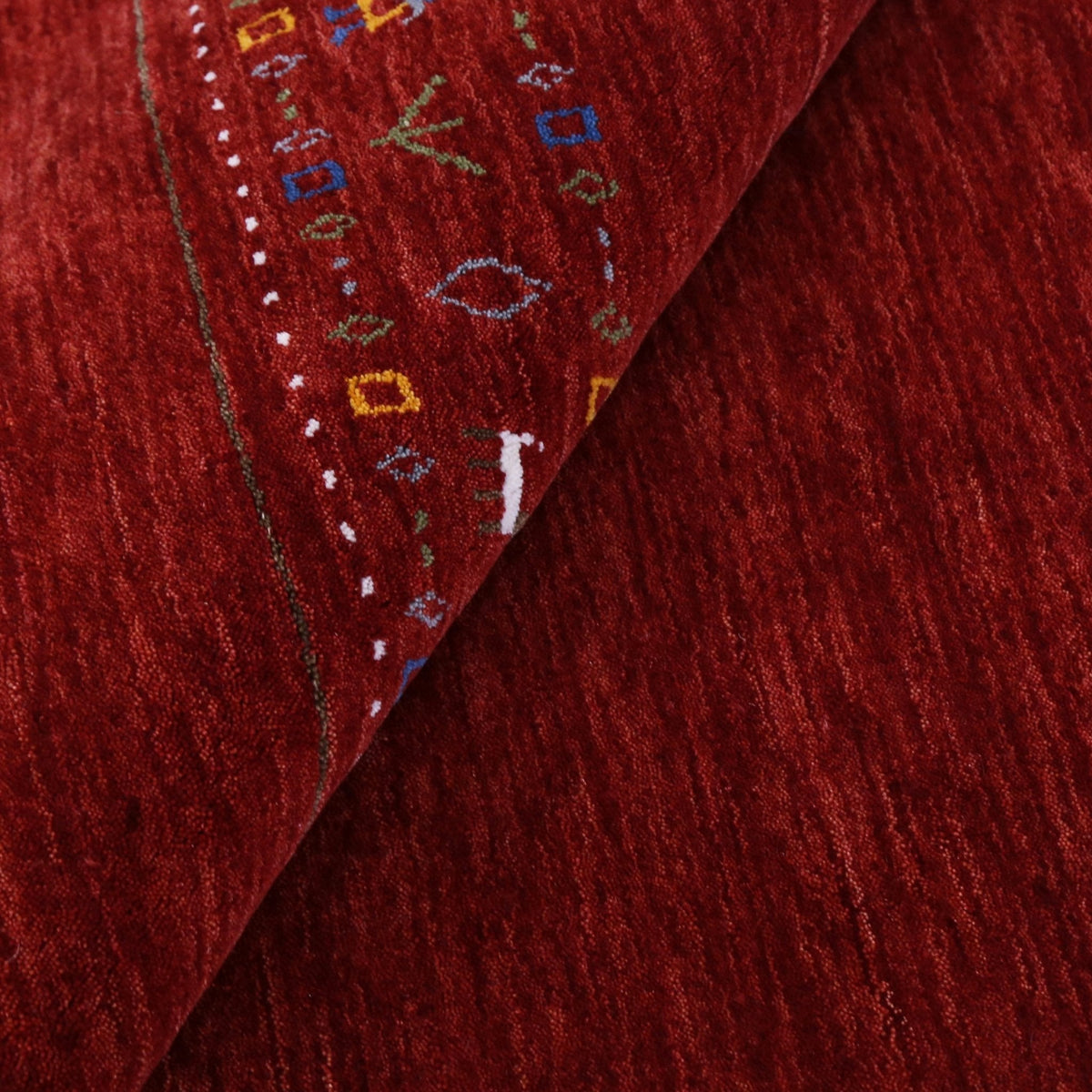 Contemporary Red Hand Loomed Wool Area Rug.