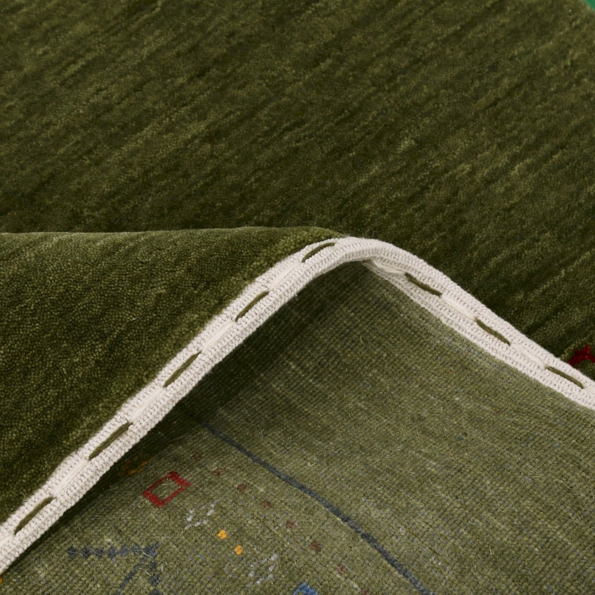 Green Contemporary Design Hand Loomed Wool Area Rug.
