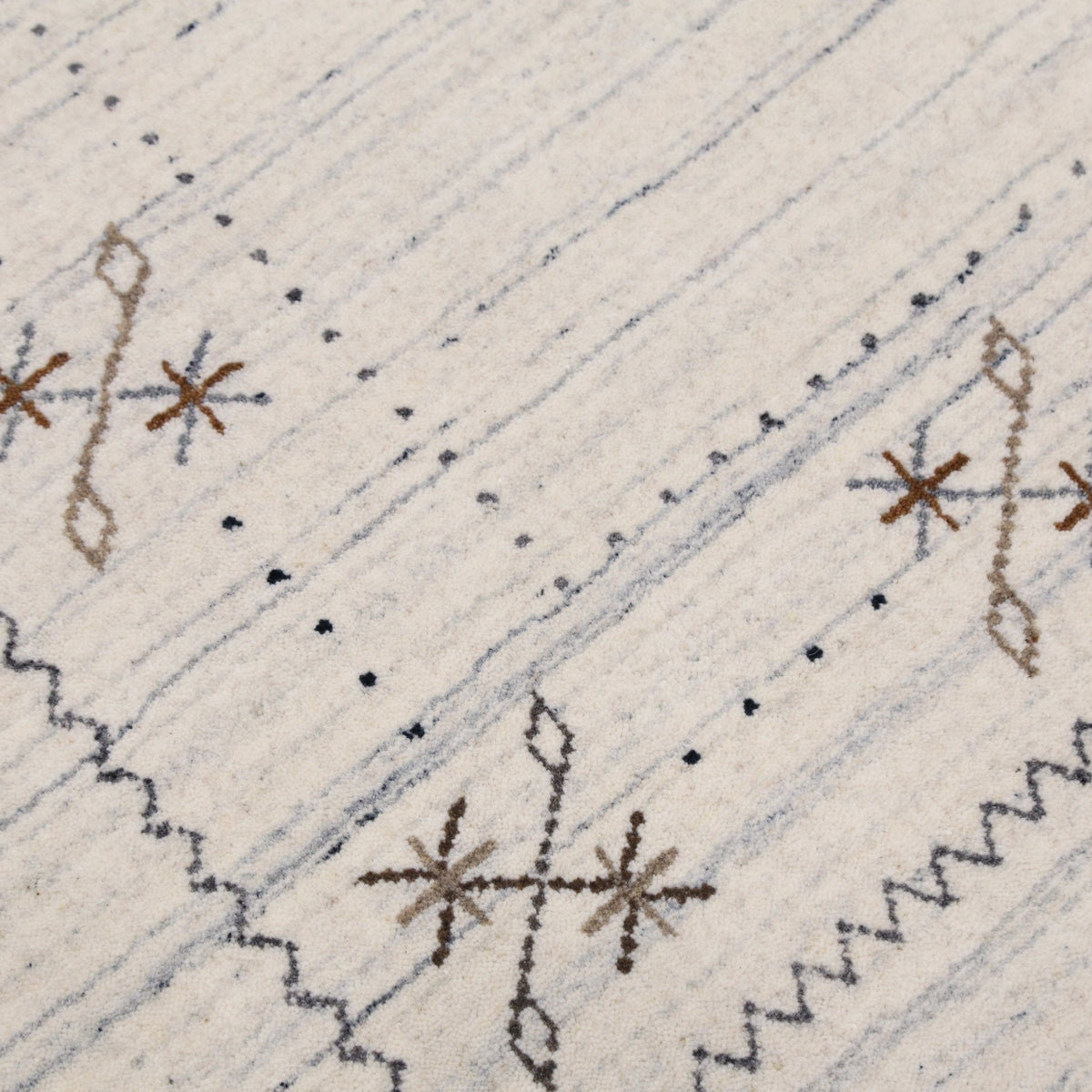 Ivory Gabbeh Border Design Hand Loomed Wool Rug.