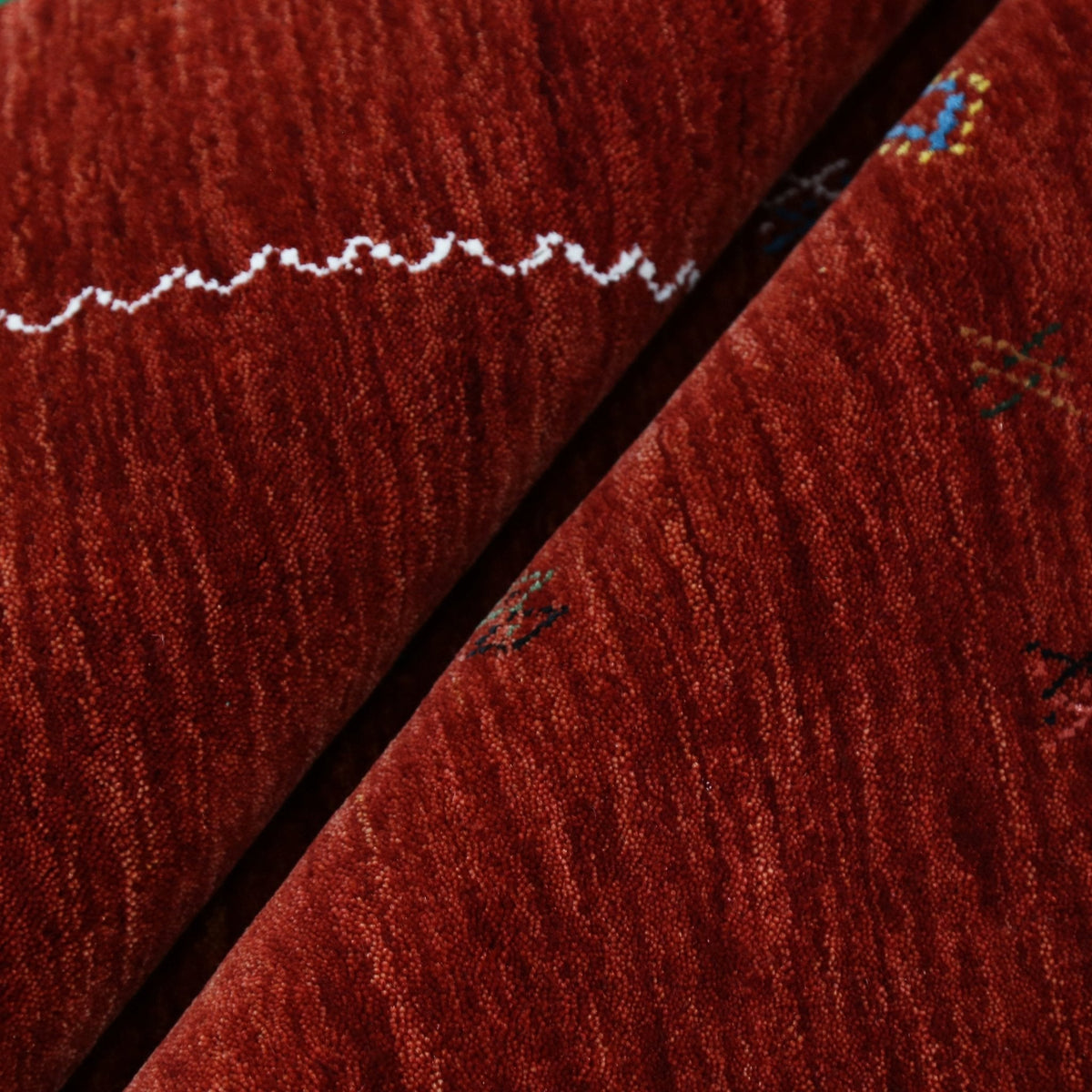 Modern Design Red Hand Loomed Wool Area Rug.