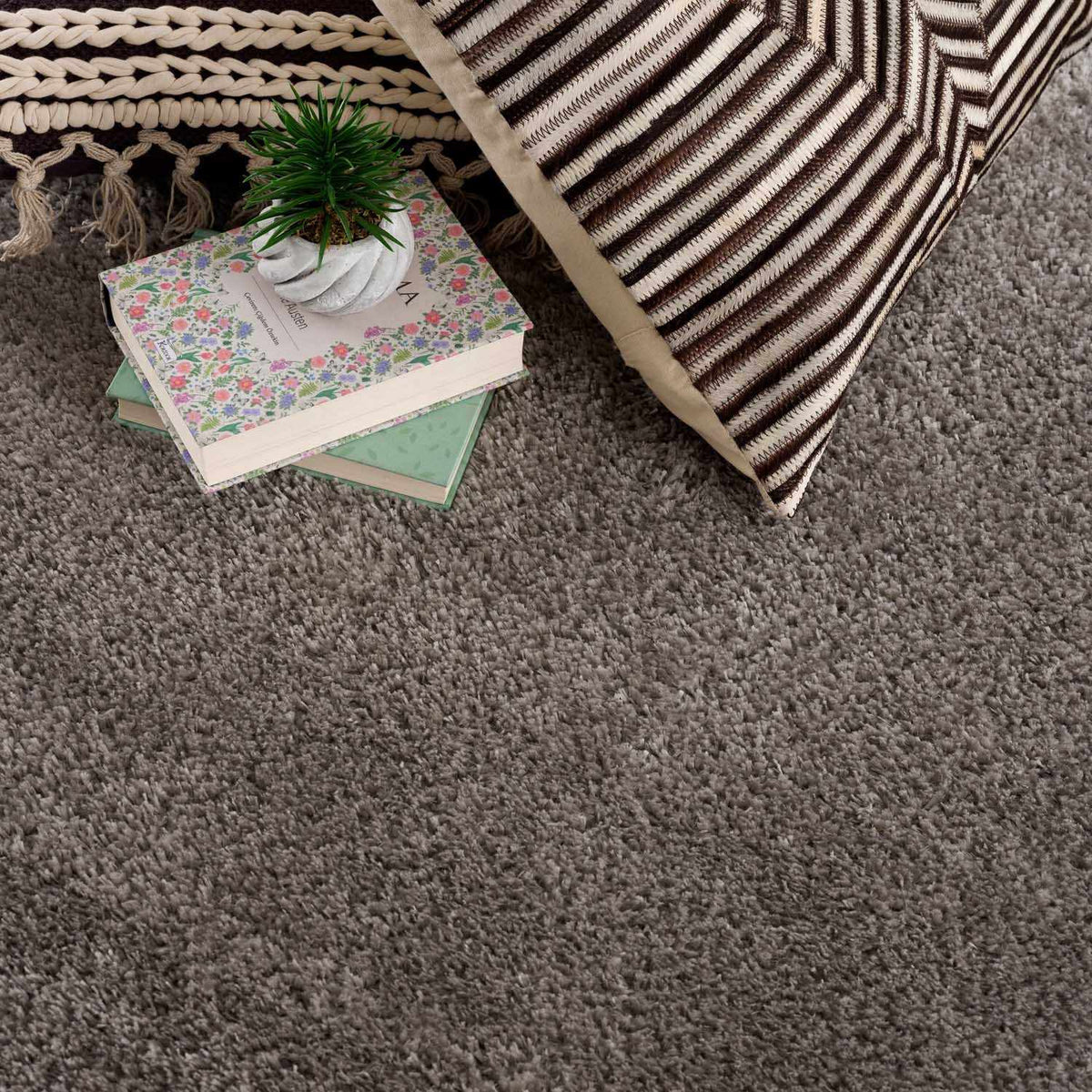 Charven Charcoal Subtle Wavy Abstract Modern Minimalist Polyester Machine Woven Area Rug