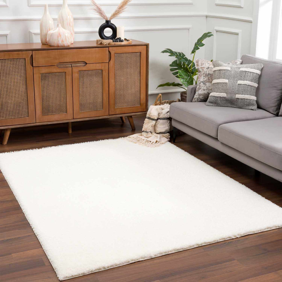 Crevalo Cream Subtle Wavy Abstract Modern Minimalist Polyester Machine Woven Area Rug