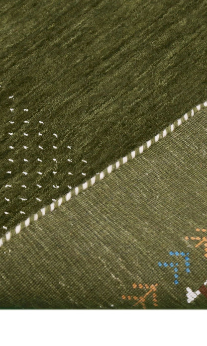 Solid with Border Patterns Hand Loomed Wool Area Rug.