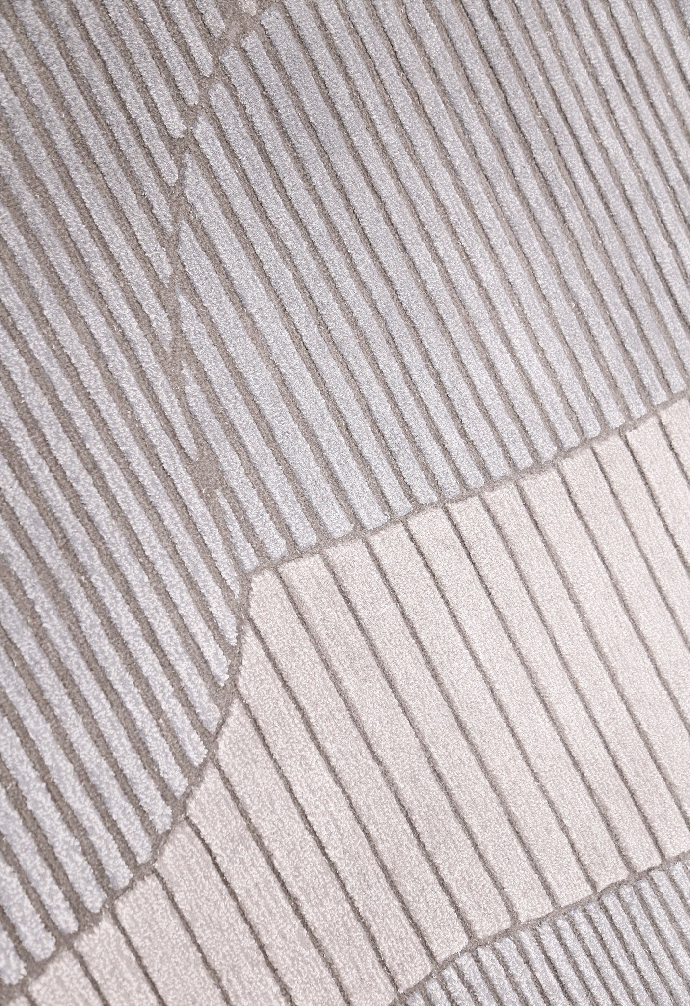 Stone Modern Ripple Lines Gray and Lilac Hand Tufted 5x7 Wool Rug