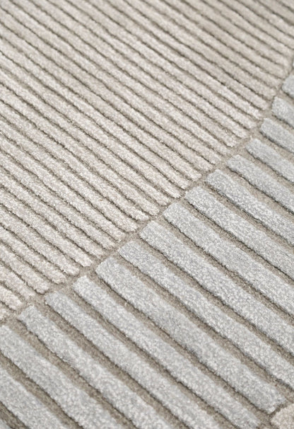 Stone Silver Modern Ripple Hand Tufted 5x7 Wool Area Rug